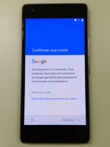Quando o Android Device Protection é ativado, é necessário autenticar o aparelho com a última conta Google usada antes da formatação.